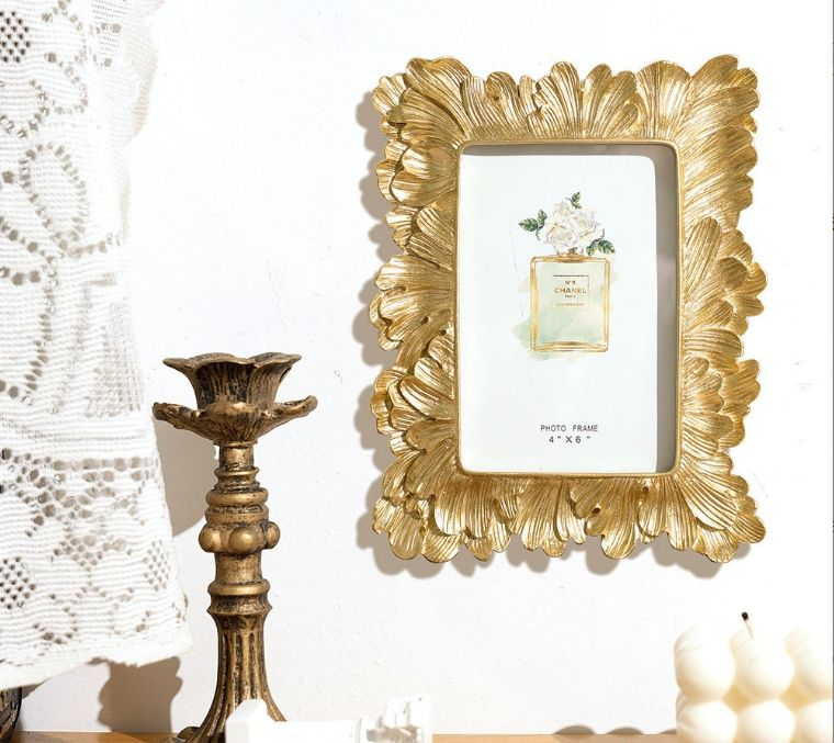 Golden European retro photo frame decoration