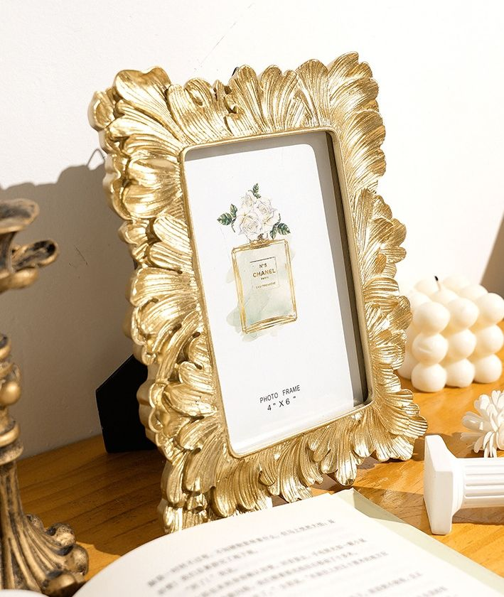 Golden European retro photo frame decoration